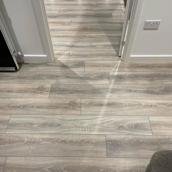 Silsden Grey Oak Laminate 8mm - Image 2