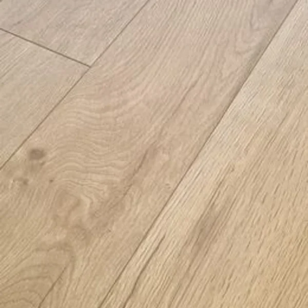 Bleached Oak Laminate 8mm